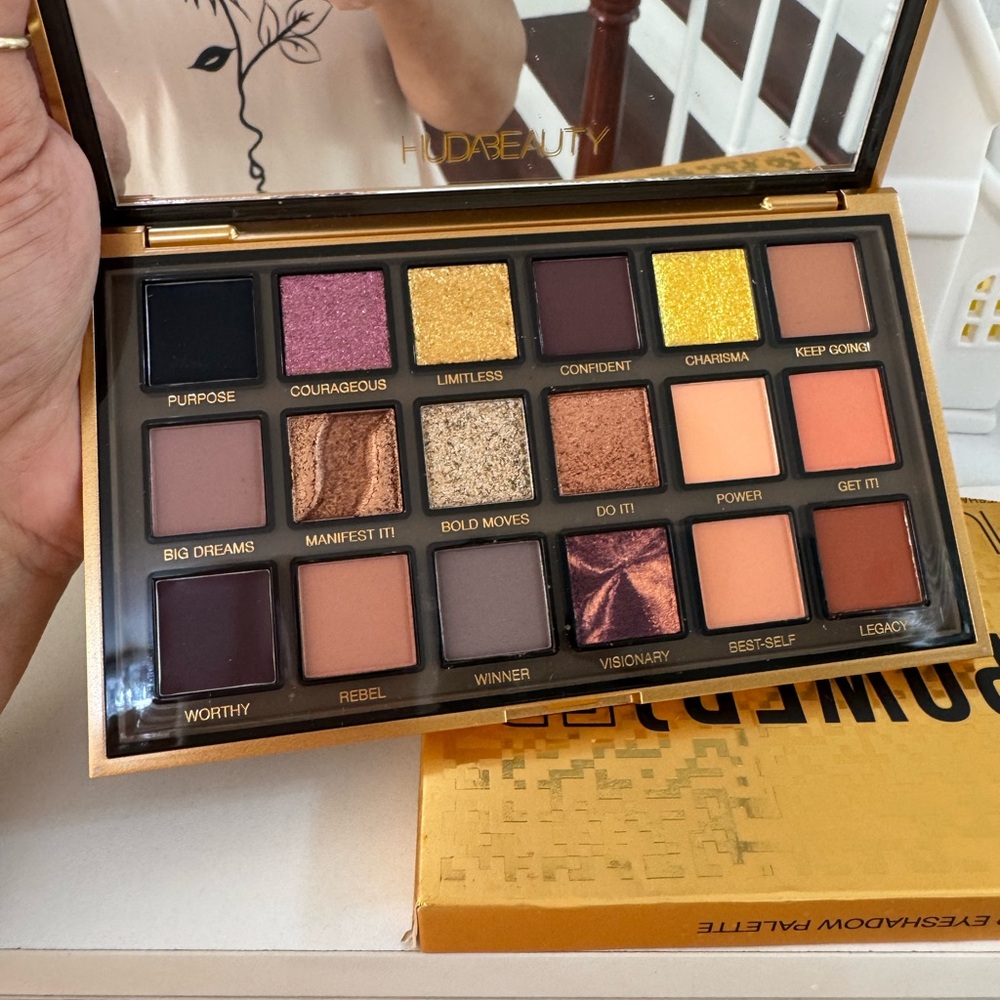 HUDA BEAUTY Empowered Eyeshadow Palette - Gold, Purple, Brown - Picture 4 of 8